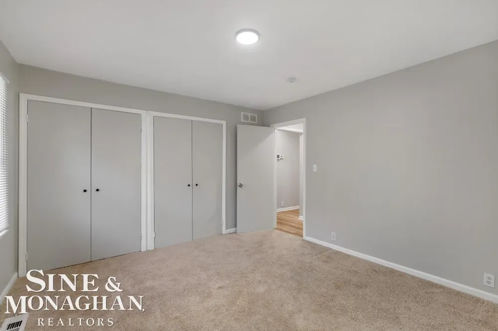 20933 Ridgemont Road Harper Woods City, MI 48225