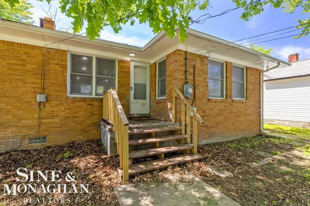 20933 Ridgemont Road Harper Woods City, MI 48225