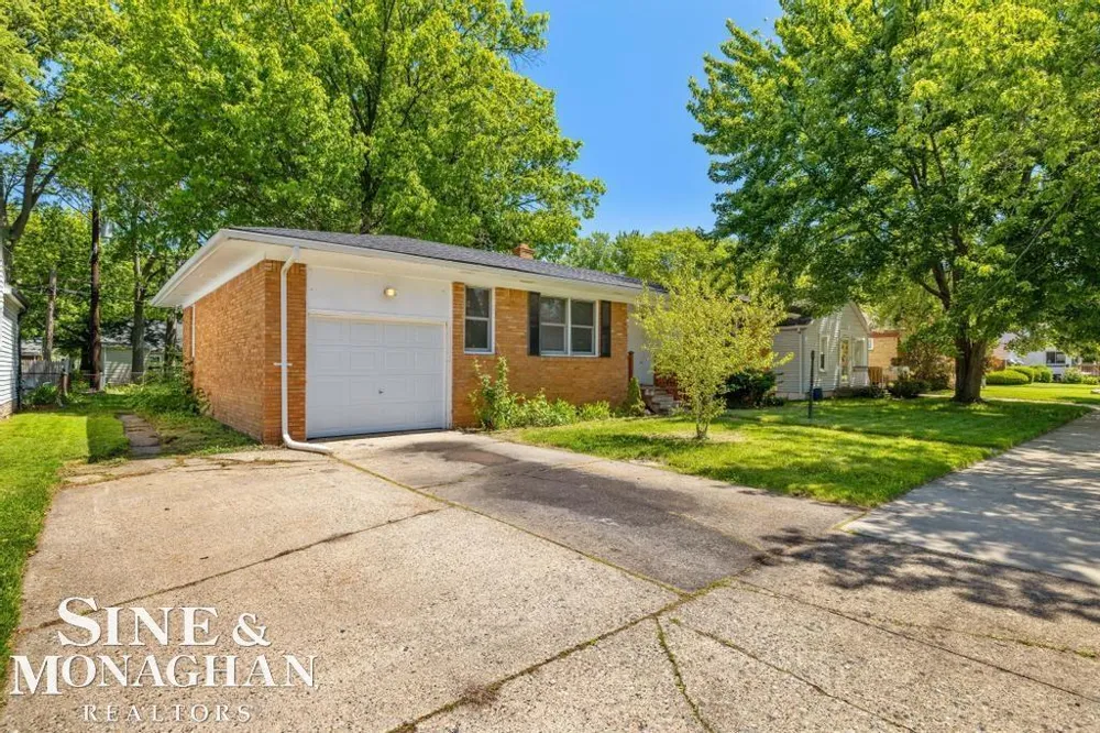 20933 Ridgemont Road Harper Woods City, MI 48225