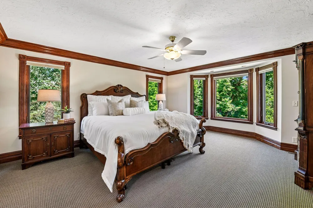 2890 Autumn Woods Drive Chaska, MN 55318