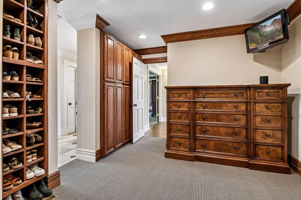 2890 Autumn Woods Drive Chaska, MN 55318