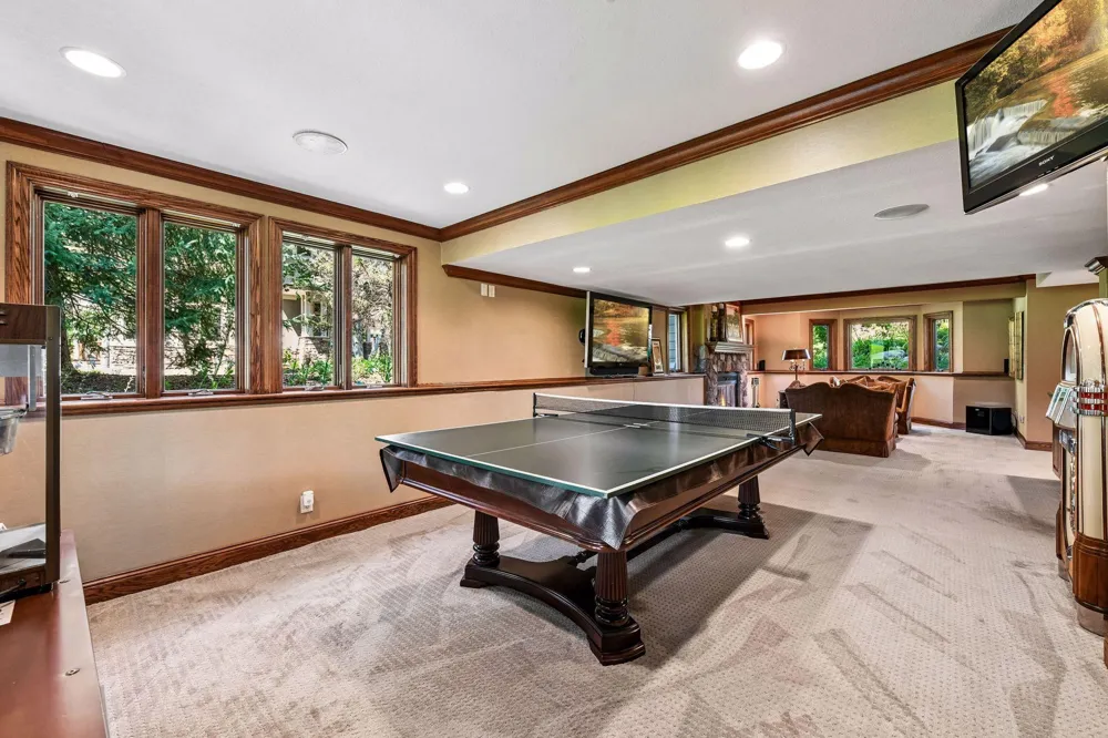 2890 Autumn Woods Drive Chaska, MN 55318