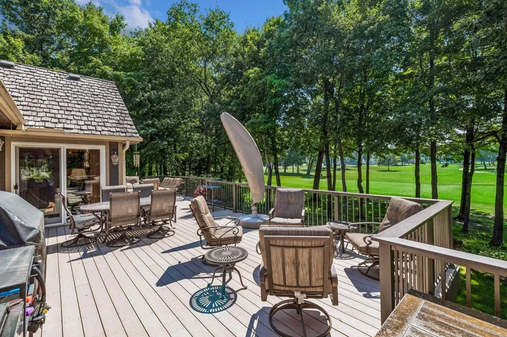 2890 Autumn Woods Drive Chaska, MN 55318