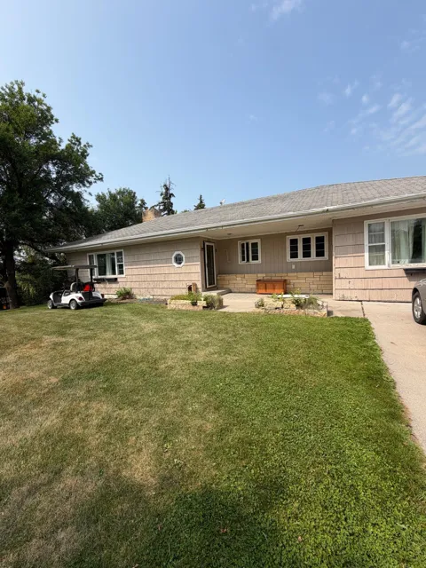 805 Elm Avenue S