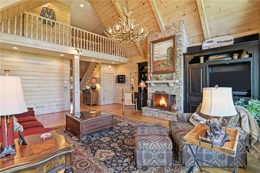 1692 Ridgeview Drive Big Canoe, GA 30143