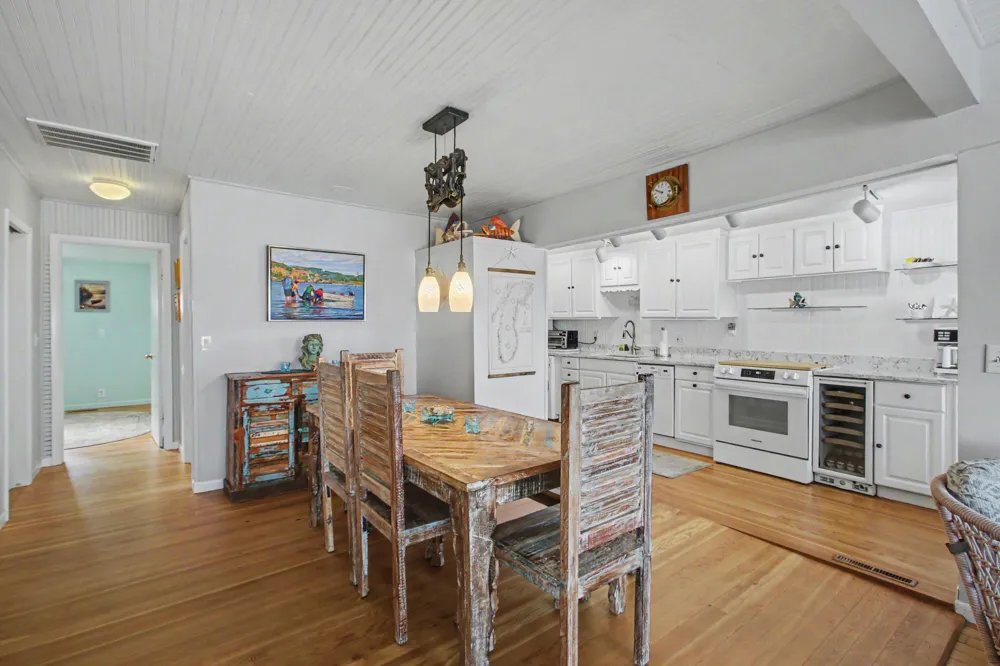 20 Lake Shore Drive South Haven, MI 49090
