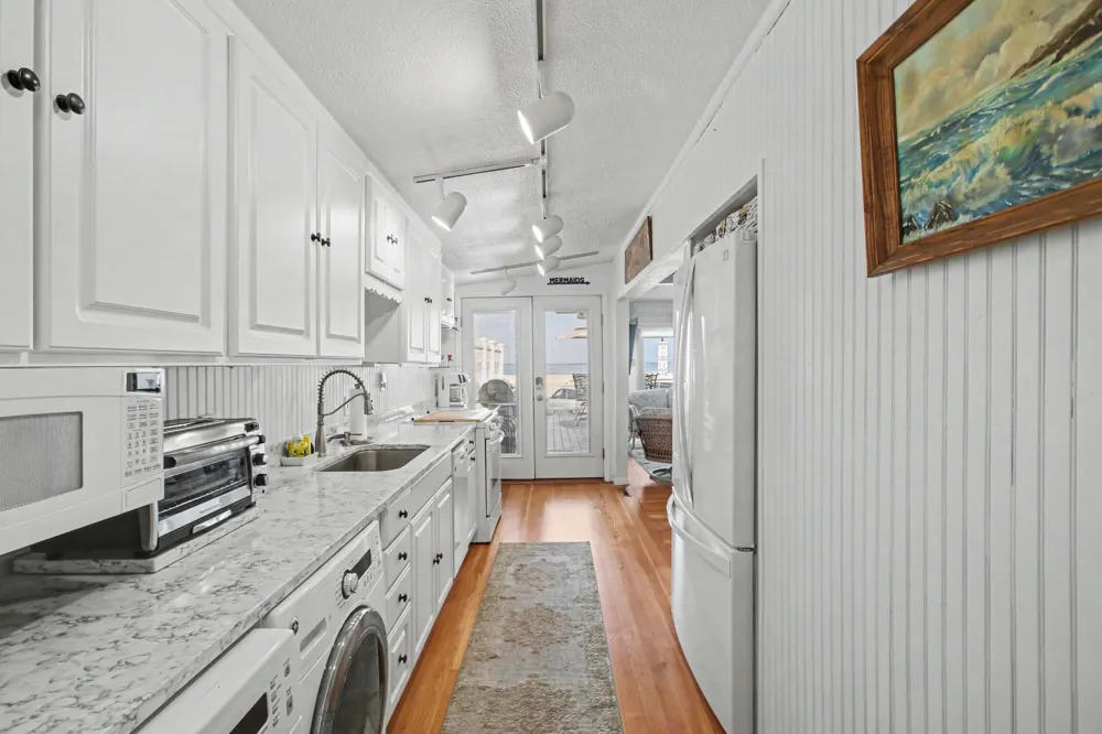 20 Lake Shore Drive South Haven, MI 49090