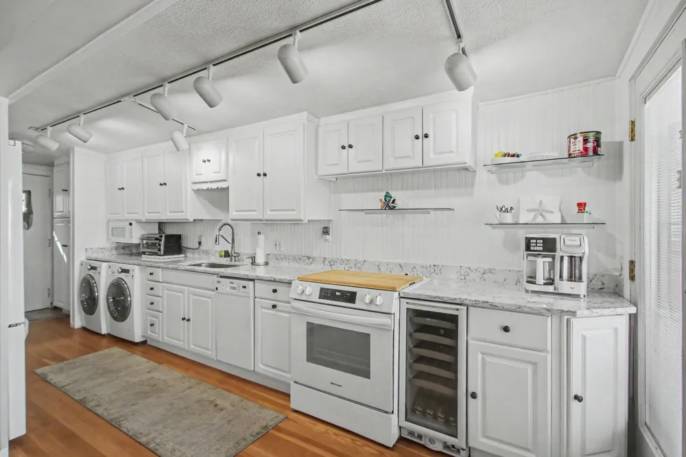 20 Lake Shore Drive South Haven, MI 49090