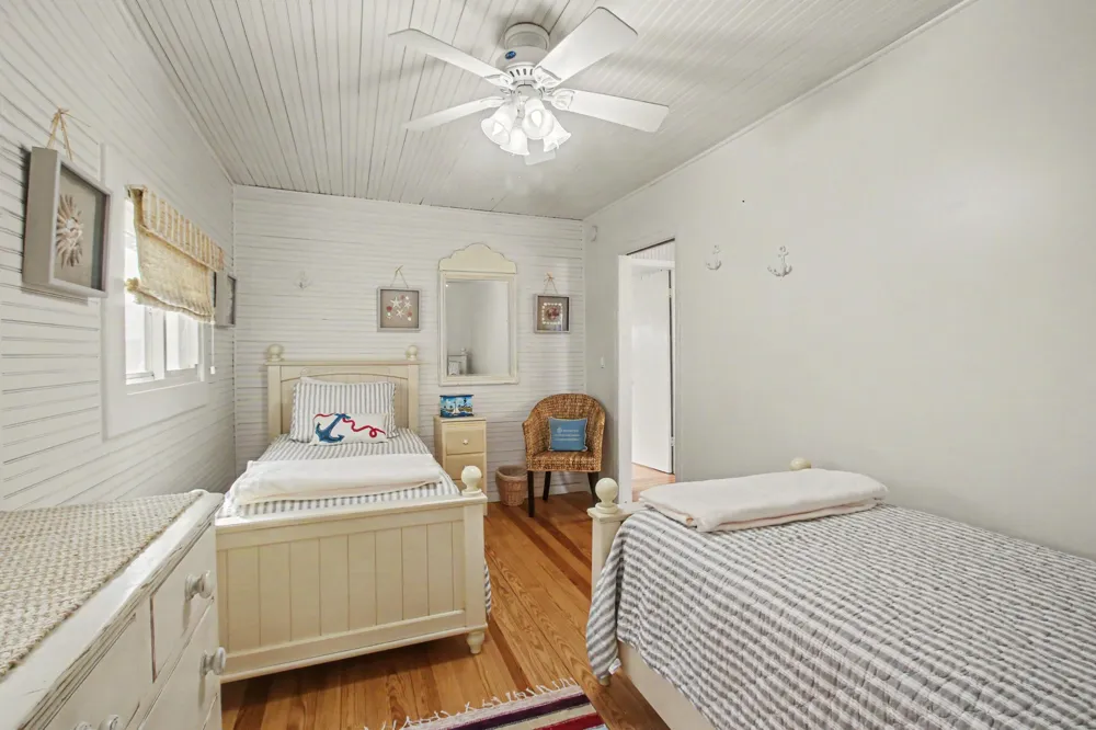 20 Lake Shore Drive South Haven, MI 49090