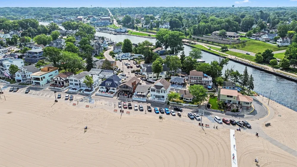 20 Lake Shore Drive South Haven, MI 49090