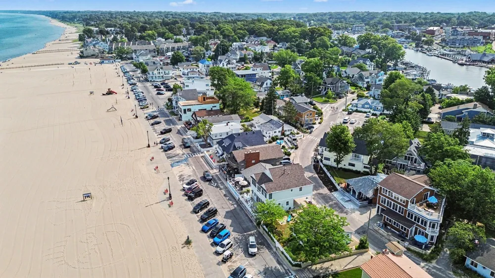 20 Lake Shore Drive South Haven, MI 49090