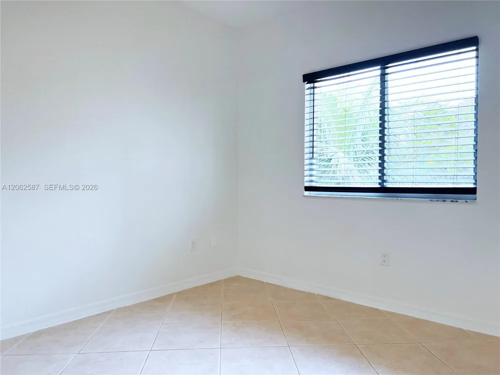 7085 Nova Dr #330 Davie, FL 33317