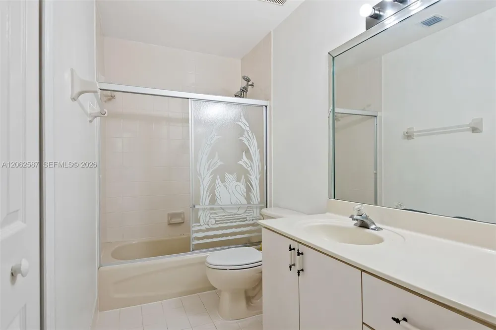 7085 Nova Dr #330 Davie, FL 33317