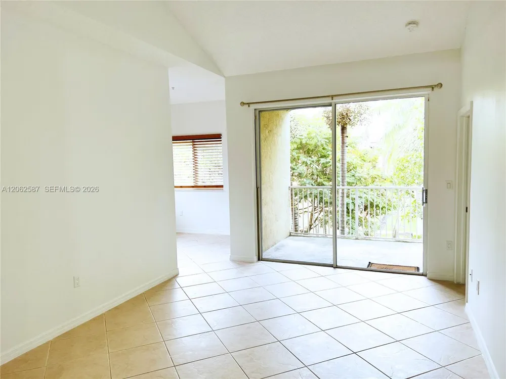 7085 Nova Dr #330 Davie, FL 33317