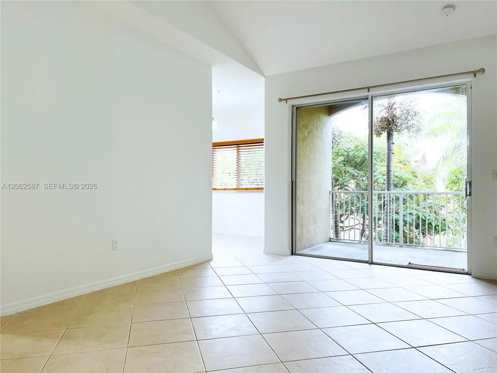 7085 Nova Dr #330 Davie, FL 33317