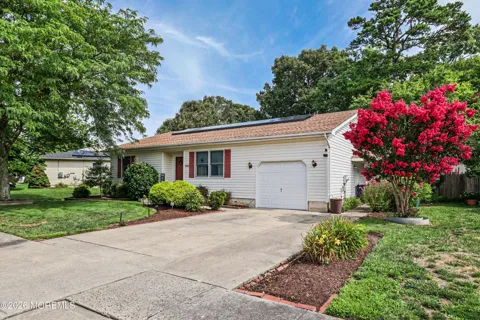 133 W Holly Lane