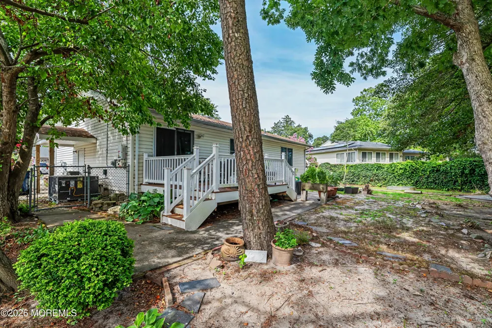 133 W Holly Lane Little Egg Harbor, NJ 08087