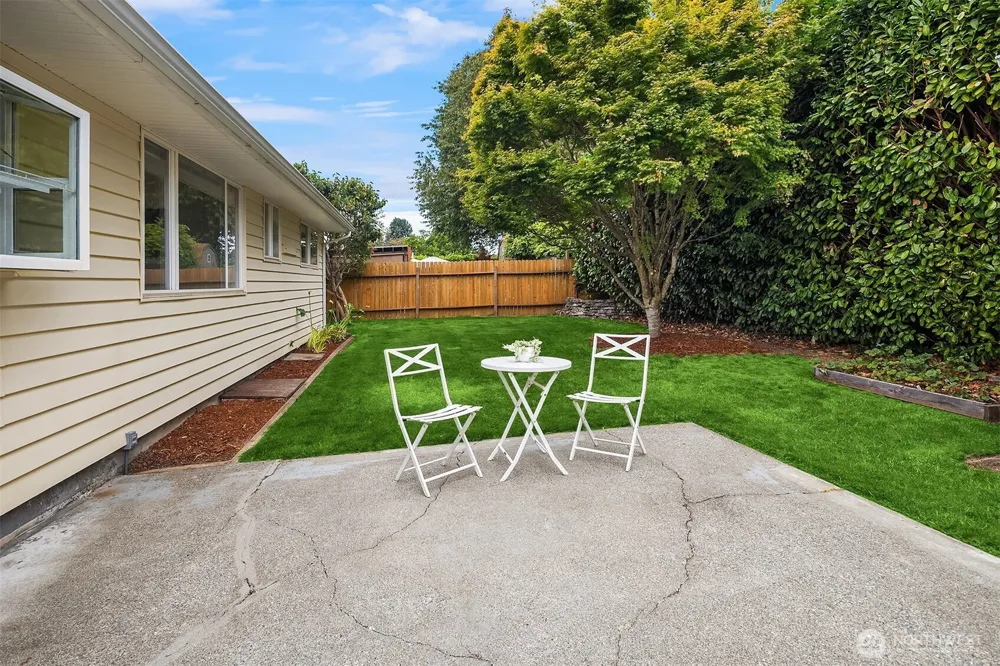 11510 27th Avenue SW Burien, WA 98146