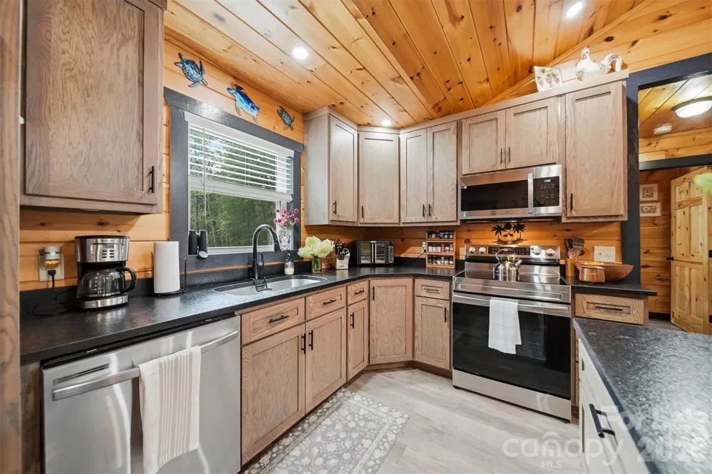 4500 Windy Hill Lane Morganton, NC 28655