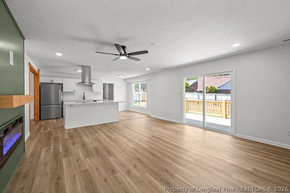119 Hollow Lane Raeford, NC 28376