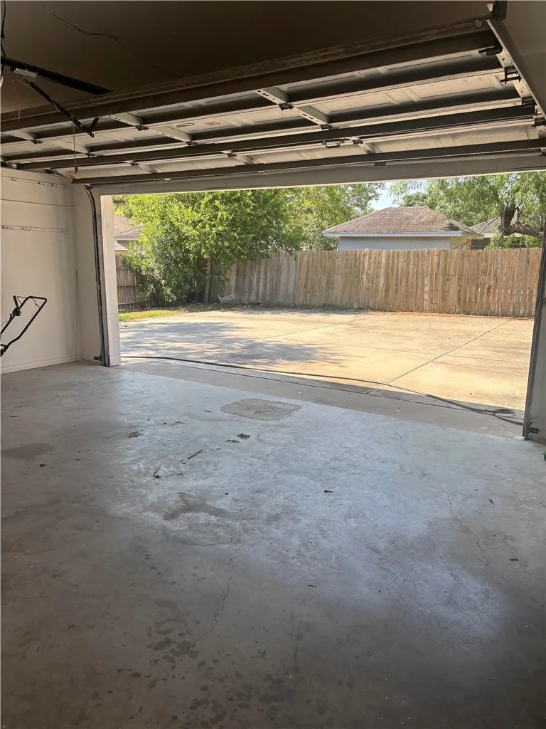 4006 MOORHEAD DRIVE Corpus Christi, TX 78410