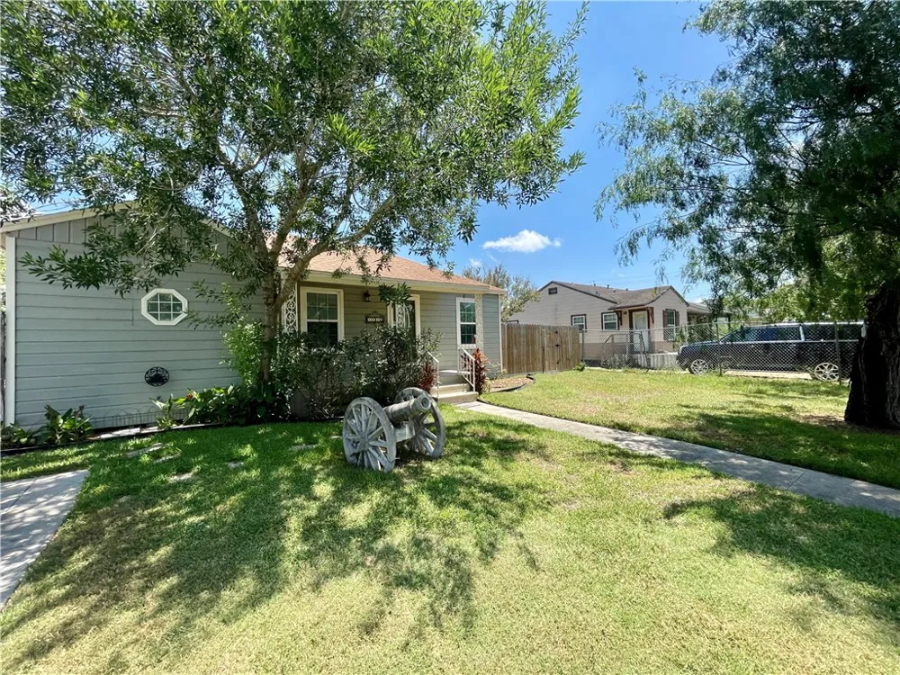 1242 Cambridge Drive Corpus Christi, TX 78404