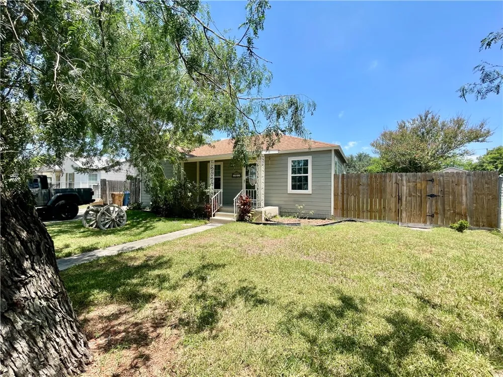 1242 Cambridge Drive Corpus Christi, TX 78404