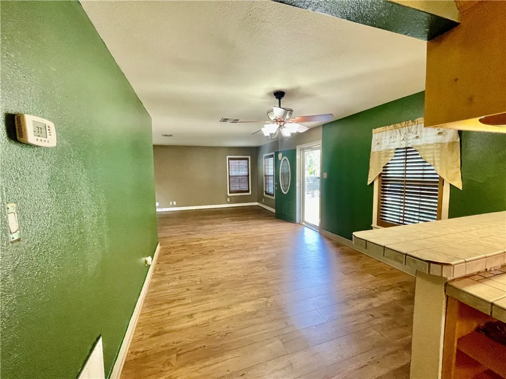 1242 Cambridge Drive Corpus Christi, TX 78404