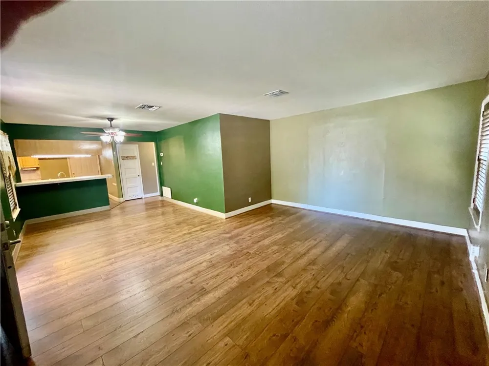 1242 Cambridge Drive Corpus Christi, TX 78404
