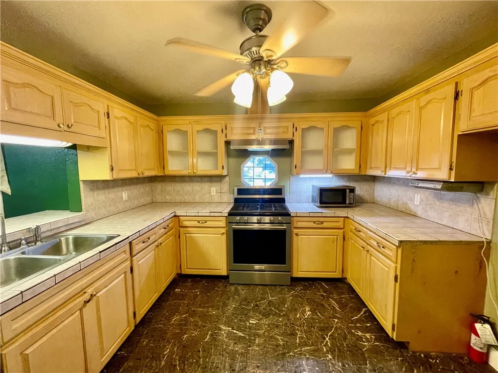 1242 Cambridge Drive Corpus Christi, TX 78404