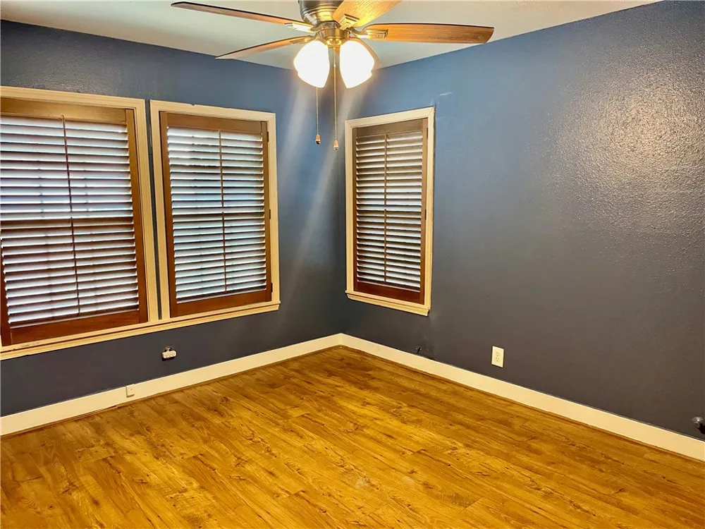 1242 Cambridge Drive Corpus Christi, TX 78404