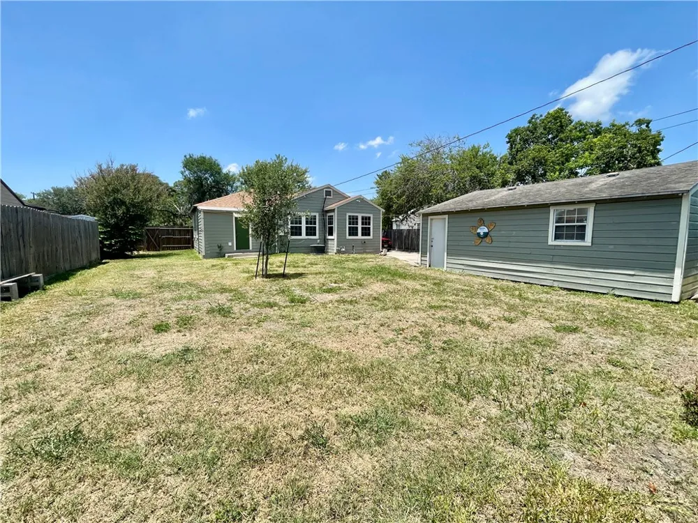 1242 Cambridge Drive Corpus Christi, TX 78404