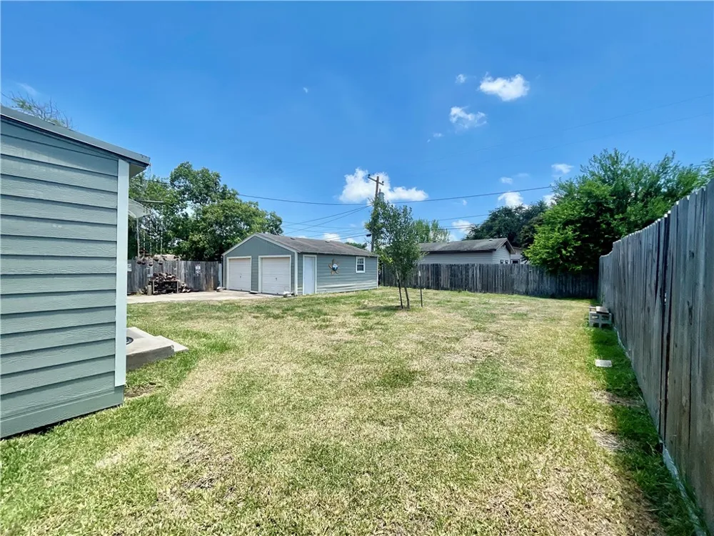 1242 Cambridge Drive Corpus Christi, TX 78404