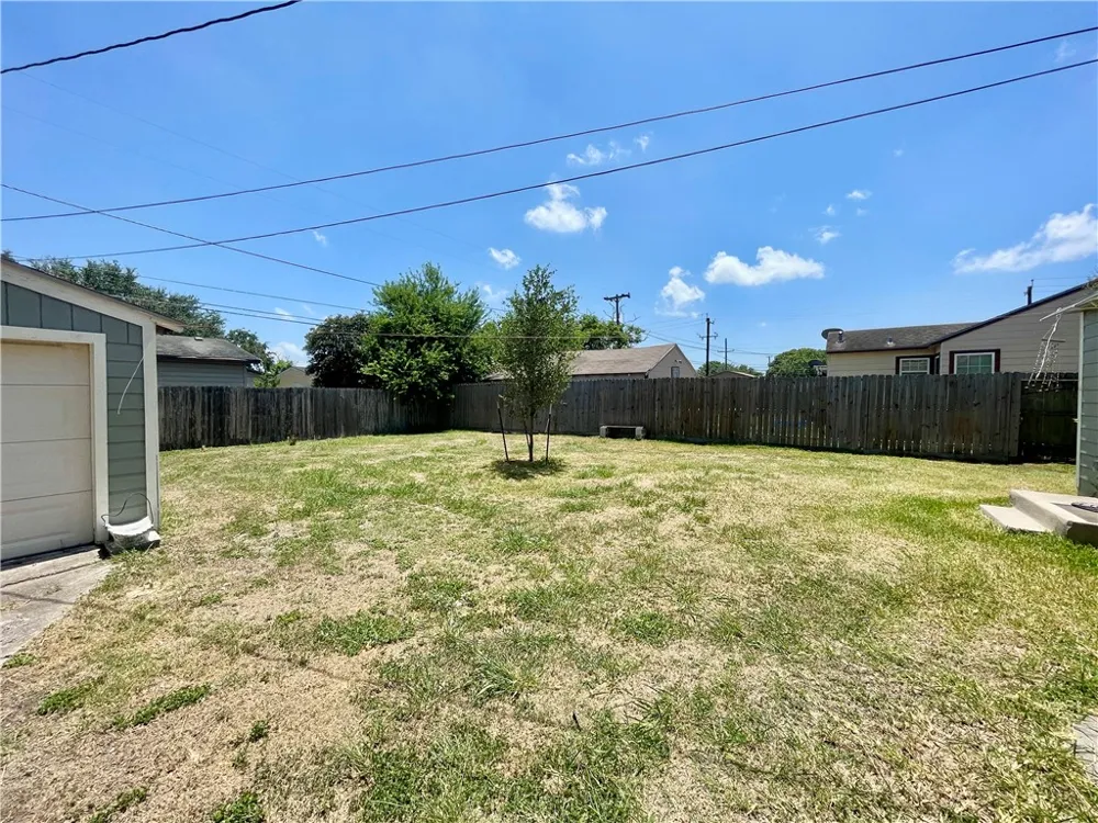 1242 Cambridge Drive Corpus Christi, TX 78404