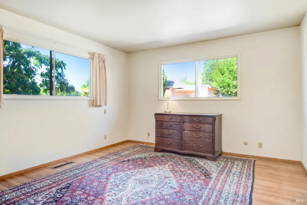 2040 Olive Avenue St. Helena, CA 94574
