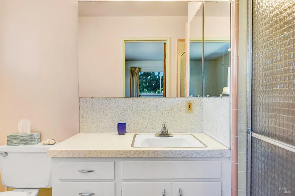 2040 Olive Avenue St. Helena, CA 94574