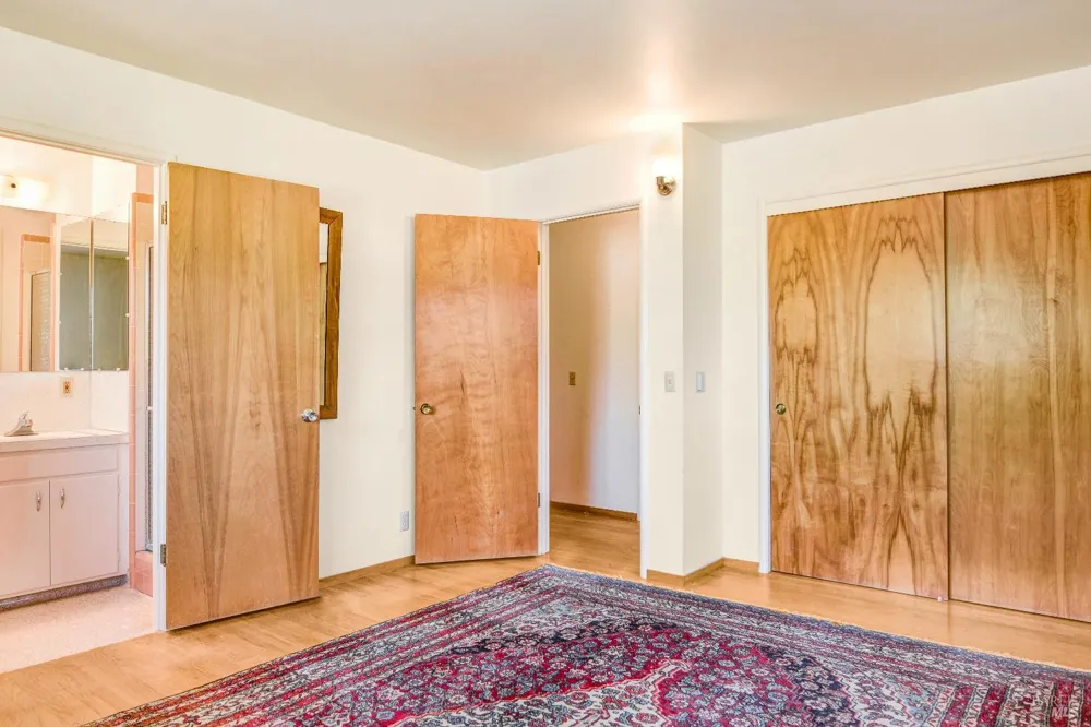 2040 Olive Avenue St. Helena, CA 94574