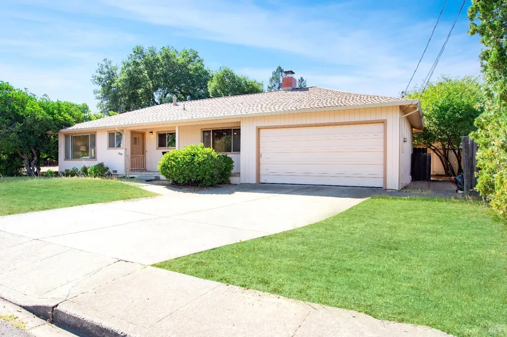 2040 Olive Avenue St. Helena, CA 94574