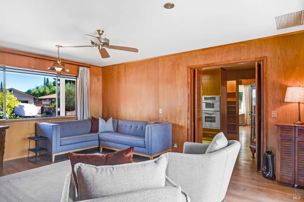 2040 Olive Avenue St. Helena, CA 94574