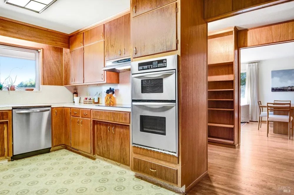 2040 Olive Avenue St. Helena, CA 94574