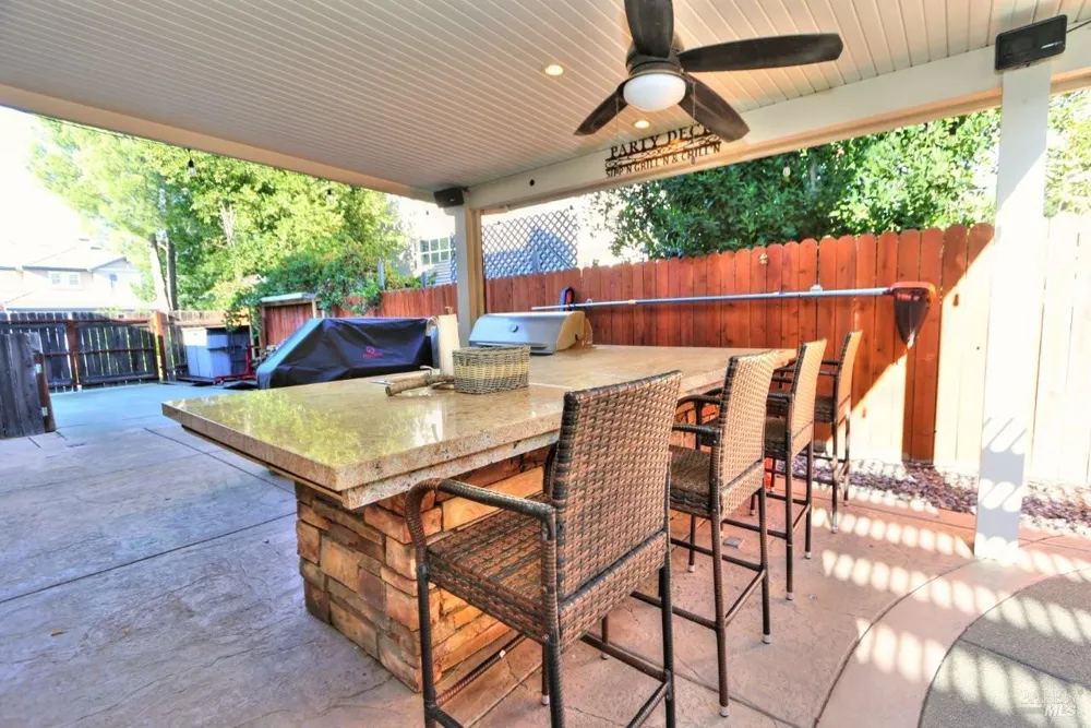 918 Fallsgrove Way Vacaville, CA 95687