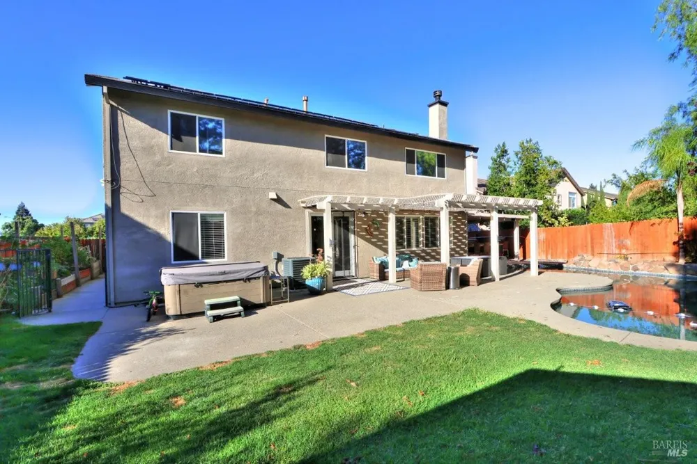 918 Fallsgrove Way Vacaville, CA 95687