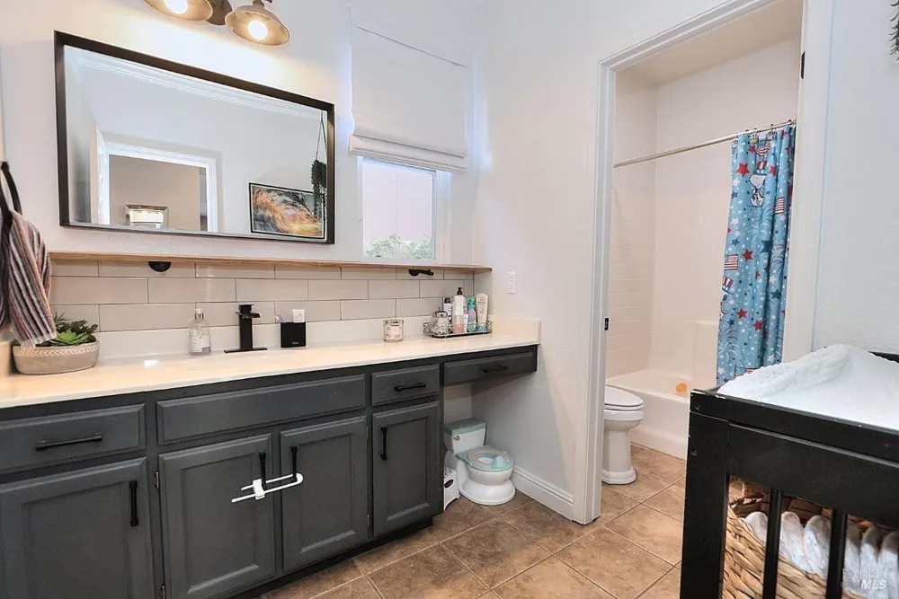 918 Fallsgrove Way Vacaville, CA 95687