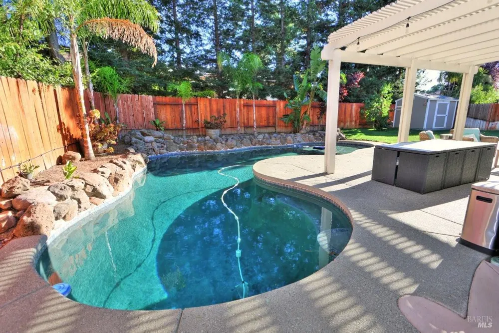 918 Fallsgrove Way Vacaville, CA 95687