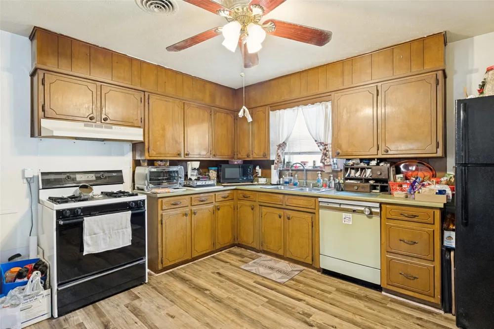 1012 Rosebud Drive Azle, TX 76020