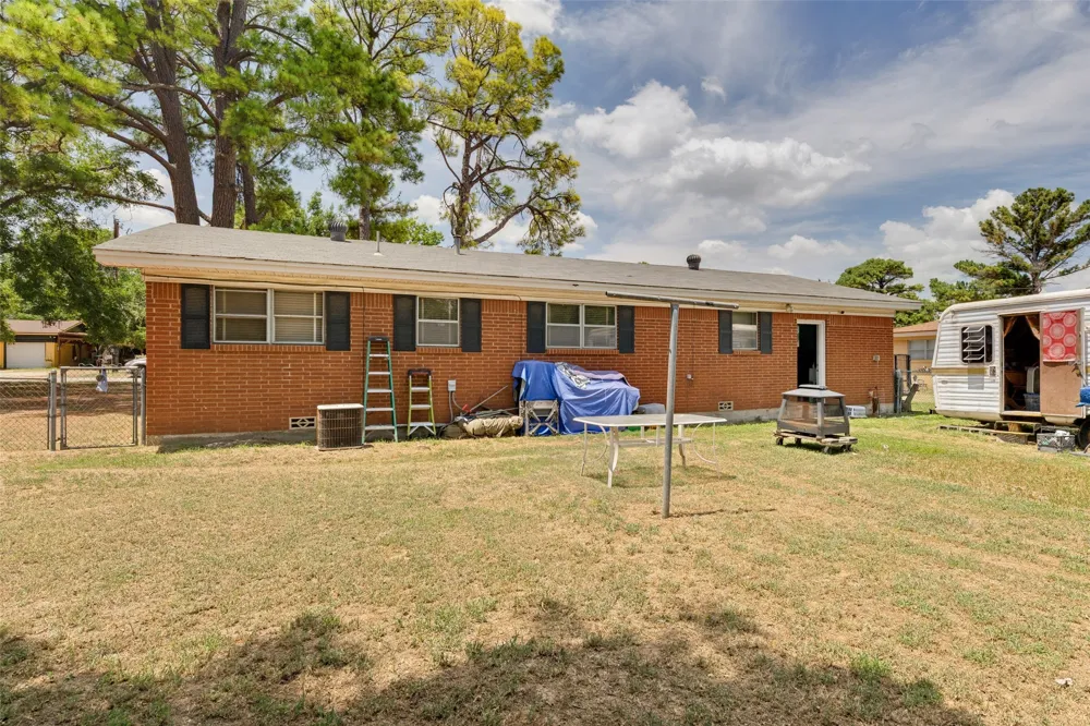 1012 Rosebud Drive Azle, TX 76020