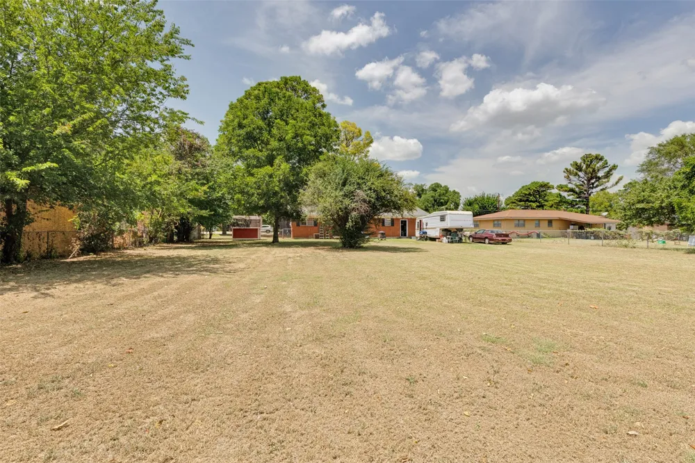 1012 Rosebud Drive Azle, TX 76020