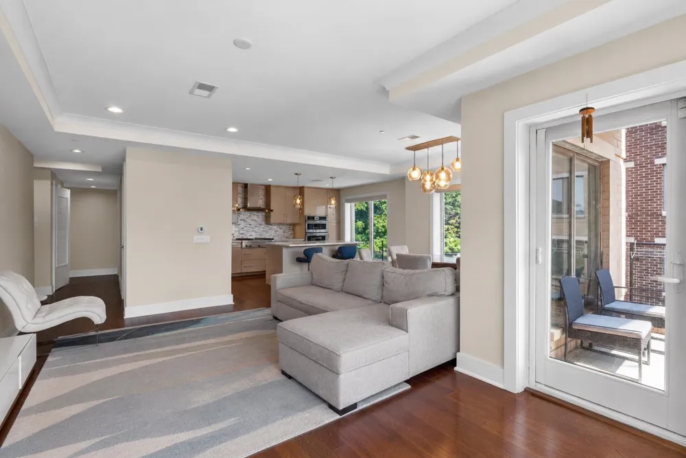 100 ETON ROW Weehawken, NJ 07086