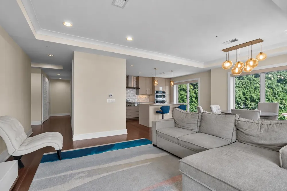 100 ETON ROW Weehawken, NJ 07086