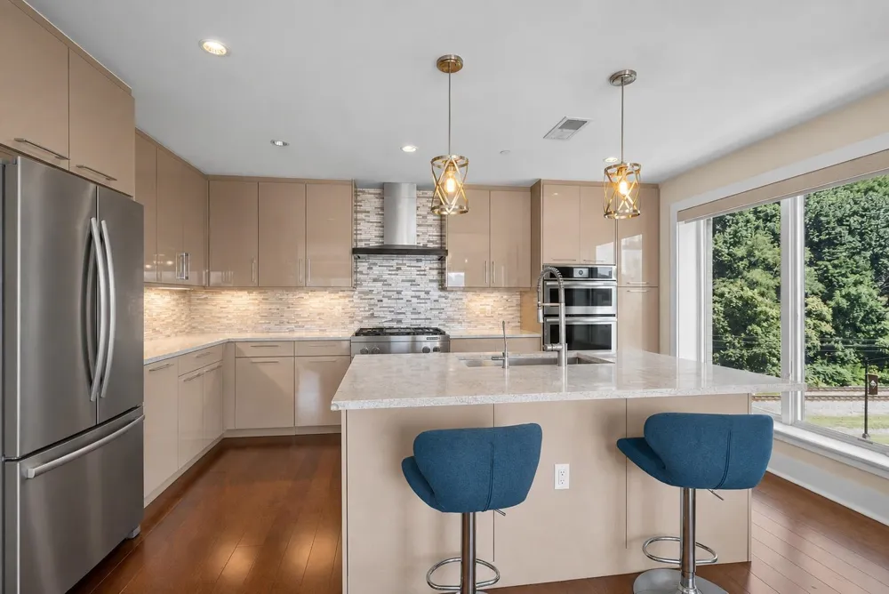 100 ETON ROW Weehawken, NJ 07086